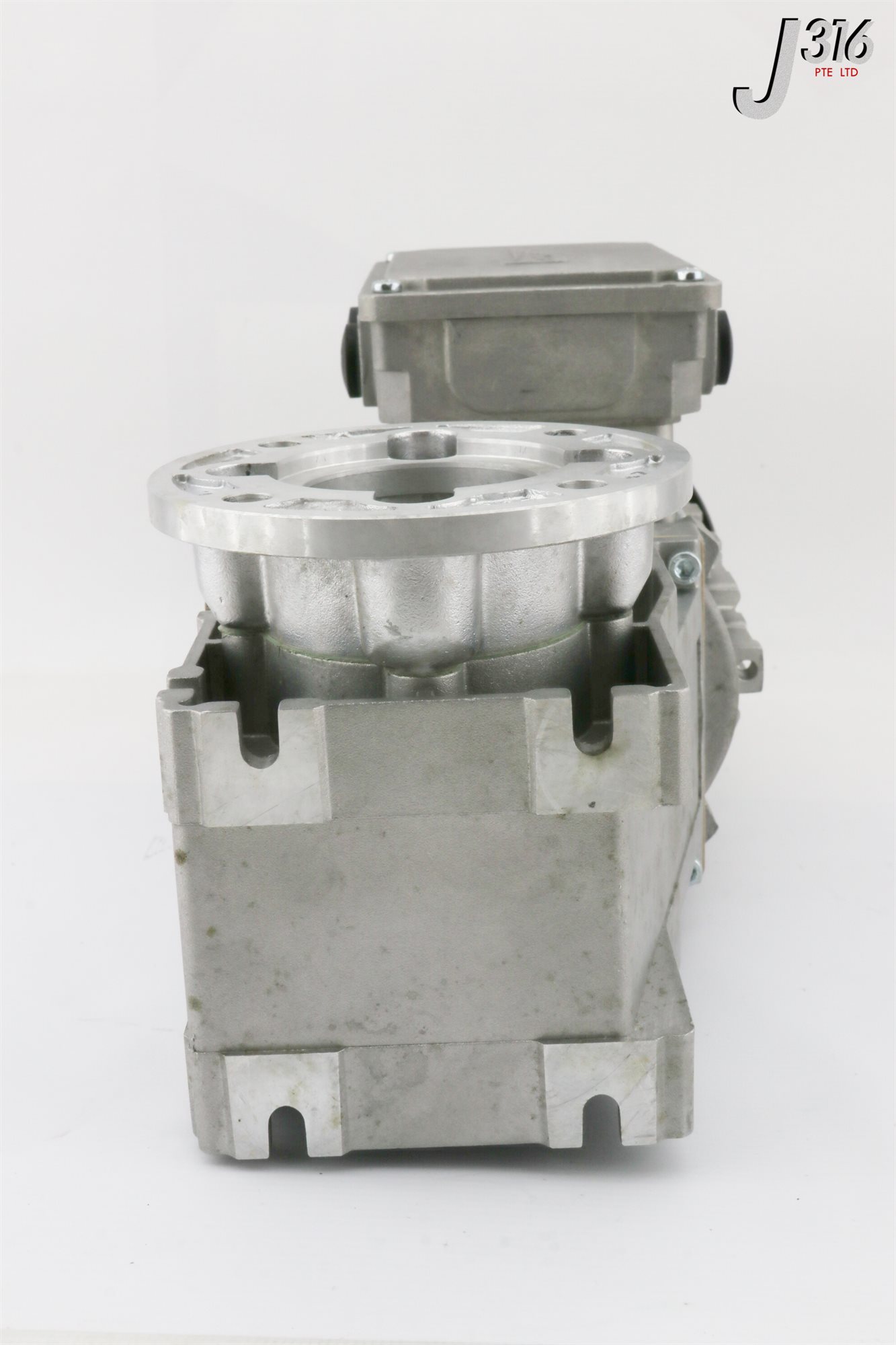 31180 LENZE INVERTER DUTY MOTOR, 3-MOT, EN60034 (NEW) GKR03-2M HAK